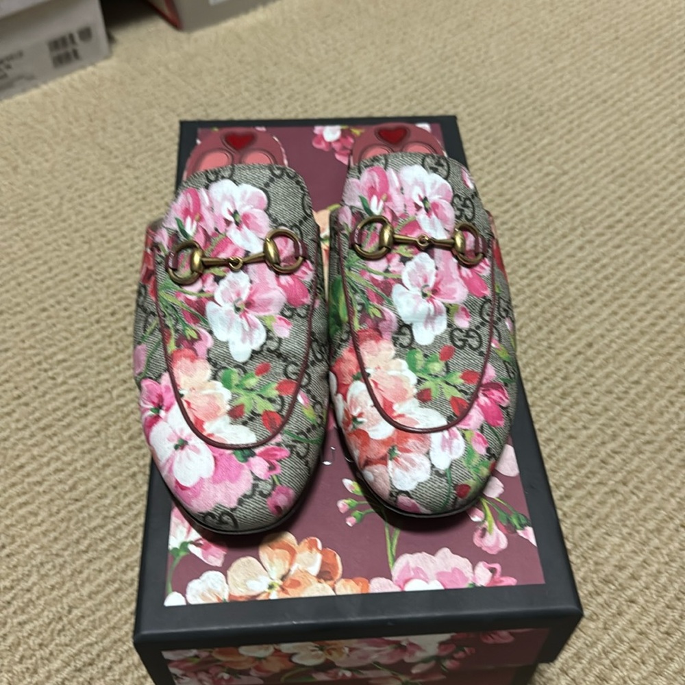 Gucci Mules size 7